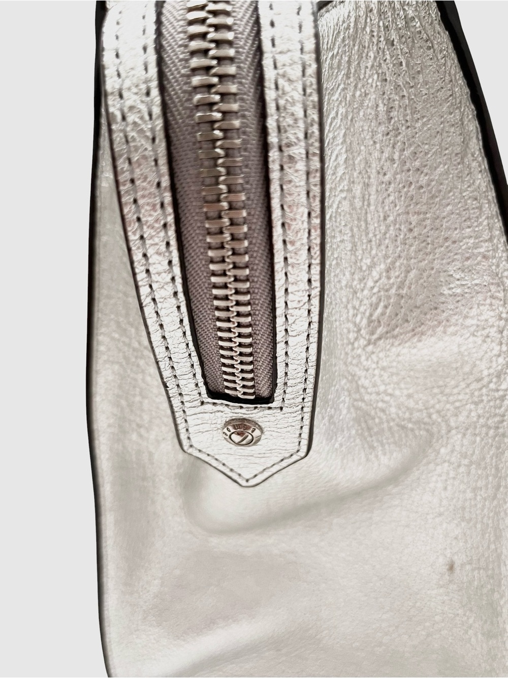 Henri Bendel Rivington 2-in-1 Leather Tote Metallic Silver NWOT - Picture 7 of 15